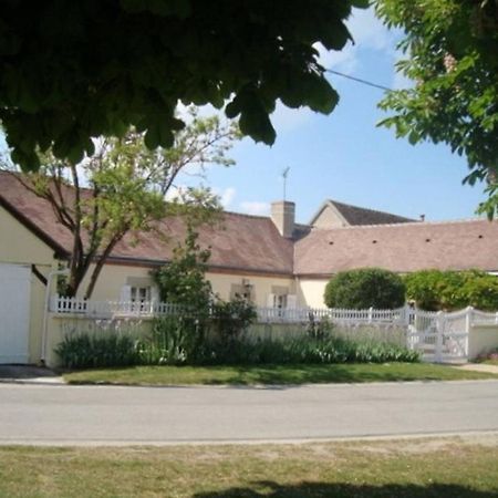 Les Glycines De Bougy Bed & Breakfast Dış mekan fotoğraf
