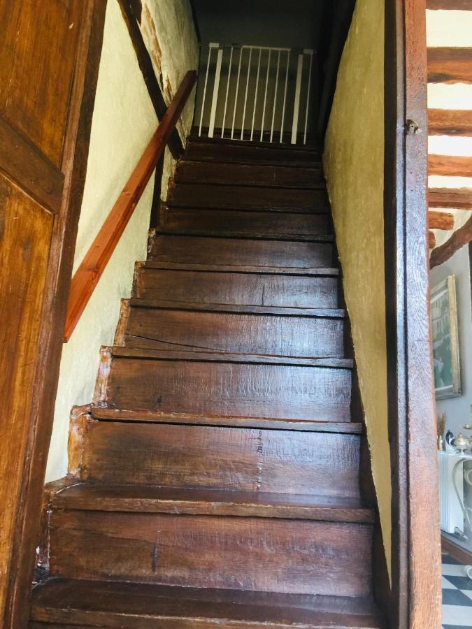 Les Glycines De Bougy Bed & Breakfast Dış mekan fotoğraf