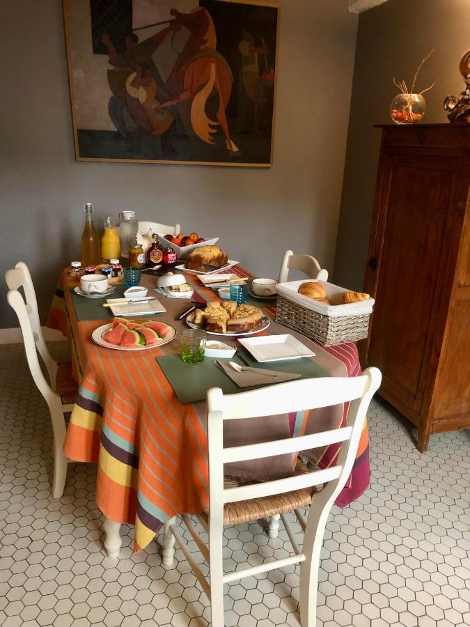Les Glycines De Bougy Bed & Breakfast Dış mekan fotoğraf