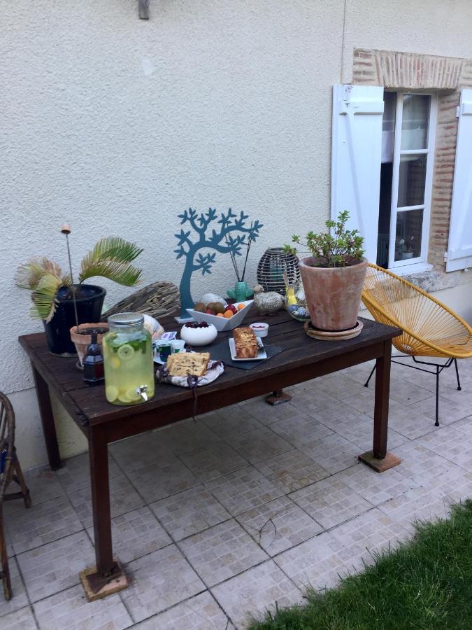 Les Glycines De Bougy Bed & Breakfast Dış mekan fotoğraf